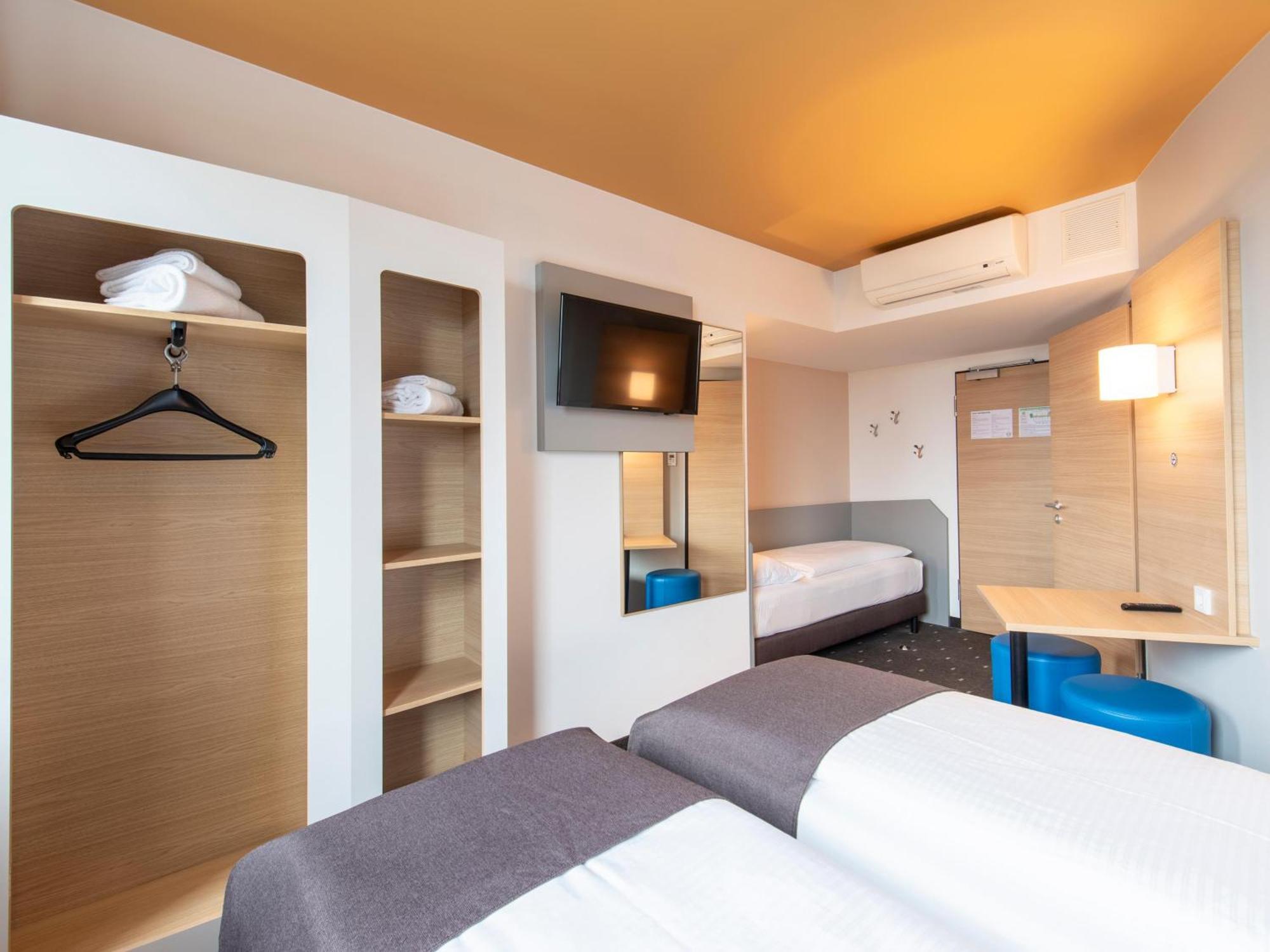 B&B Hotel לנדשט מראה חיצוני תמונה