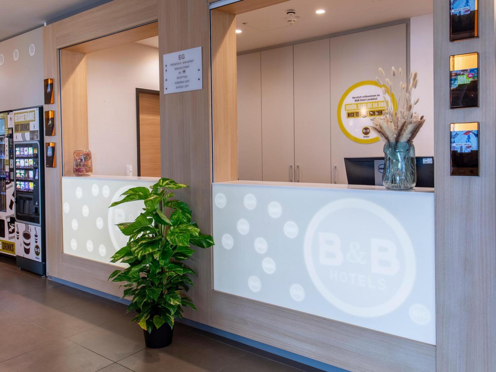 B&B Hotel לנדשט מראה חיצוני תמונה