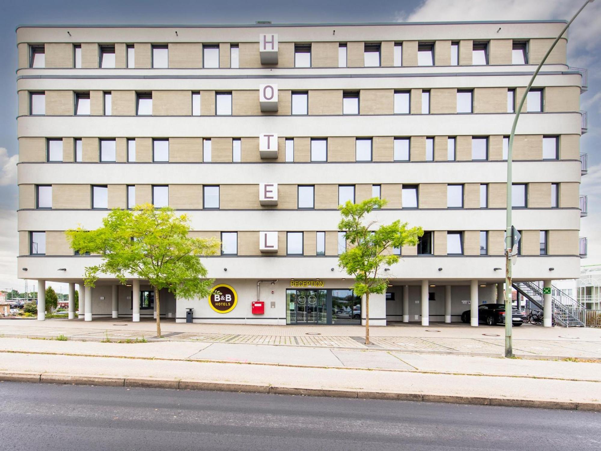 B&B Hotel לנדשט מראה חיצוני תמונה