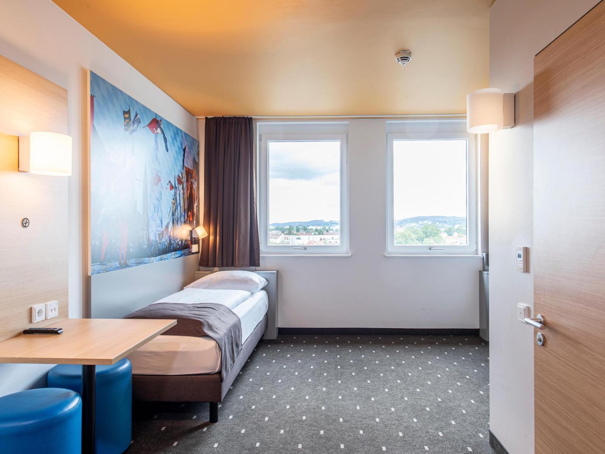 B&B Hotel לנדשט מראה חיצוני תמונה