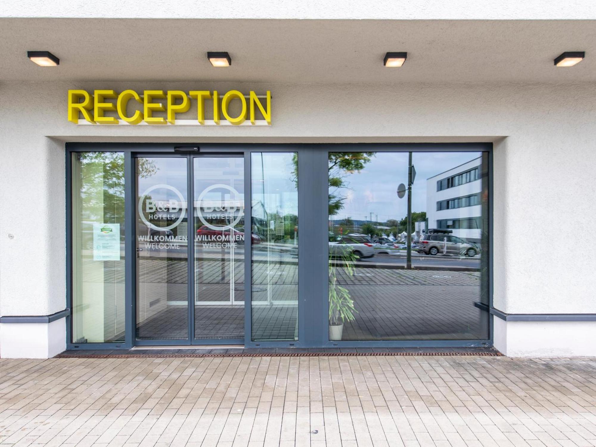 B&B Hotel לנדשט מראה חיצוני תמונה