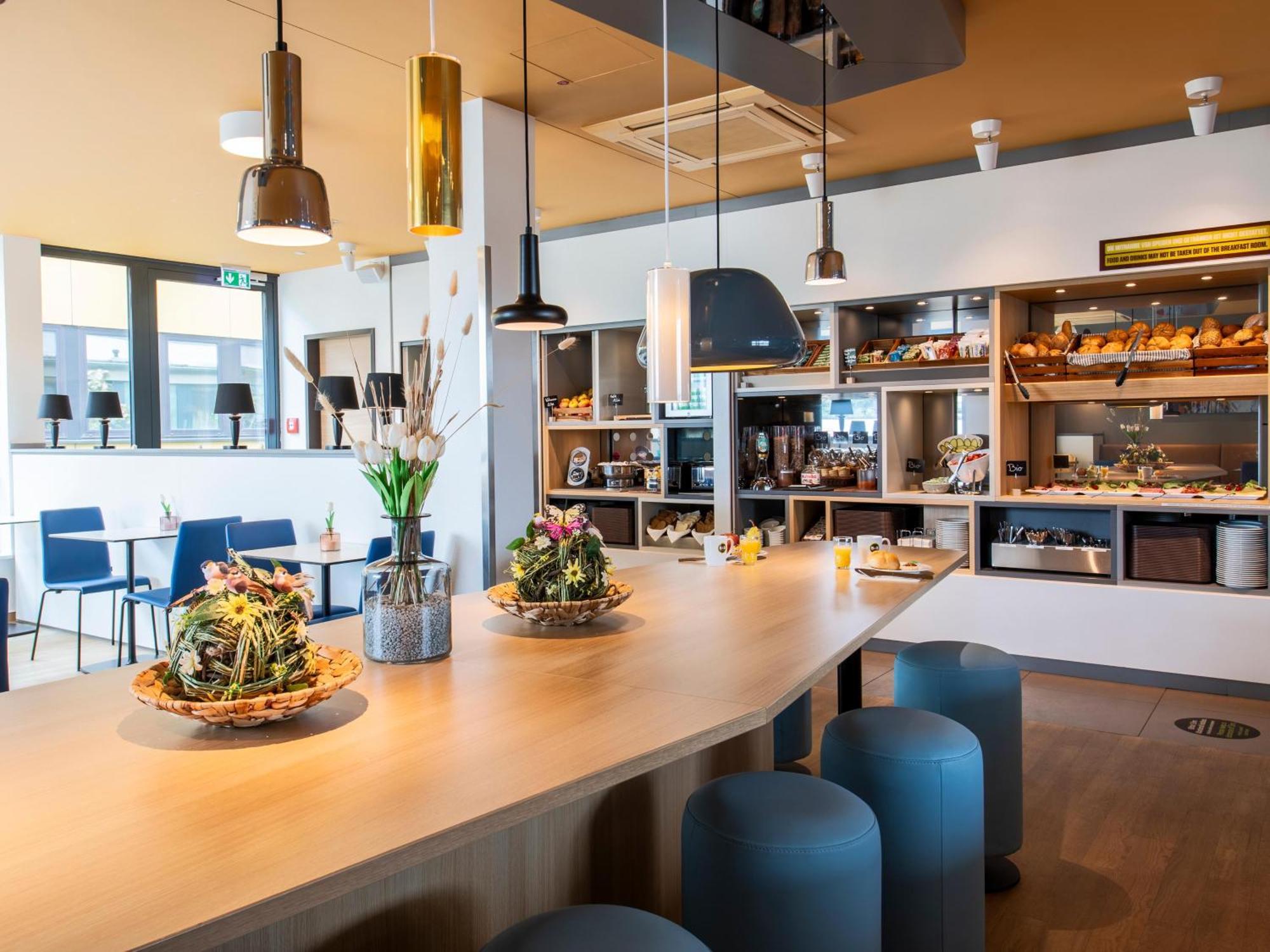 B&B Hotel לנדשט מראה חיצוני תמונה